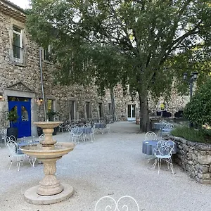 domaine-de-leau-vive.hotels-rhonealpes.com/